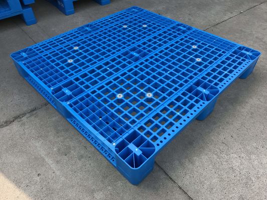 Blue Color Three Runners Plastic Pallet with Antislip Rubber Inserted Made by HUADING